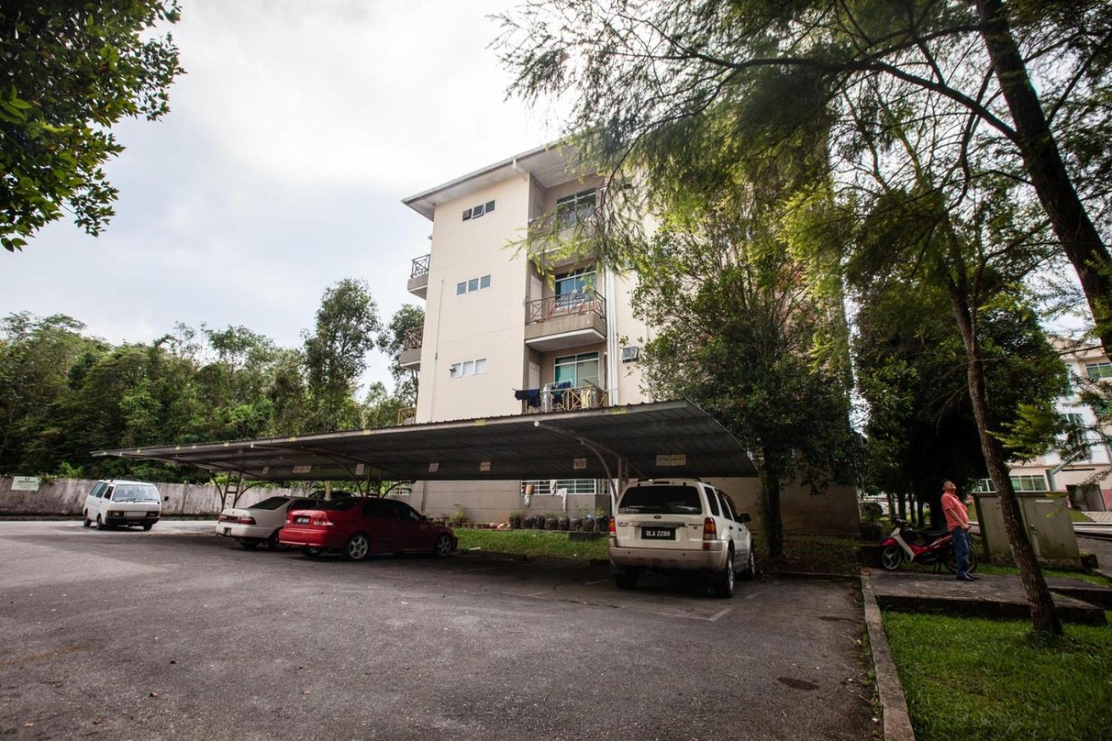 Natol Homestay - Kuching Home Penthouse Airport Road Exterior foto