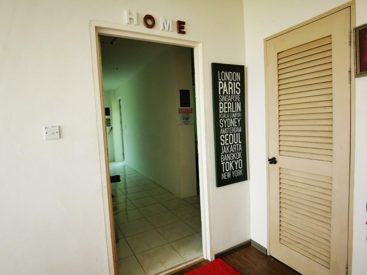 Natol Homestay - Kuching Home Penthouse Airport Road Exterior foto