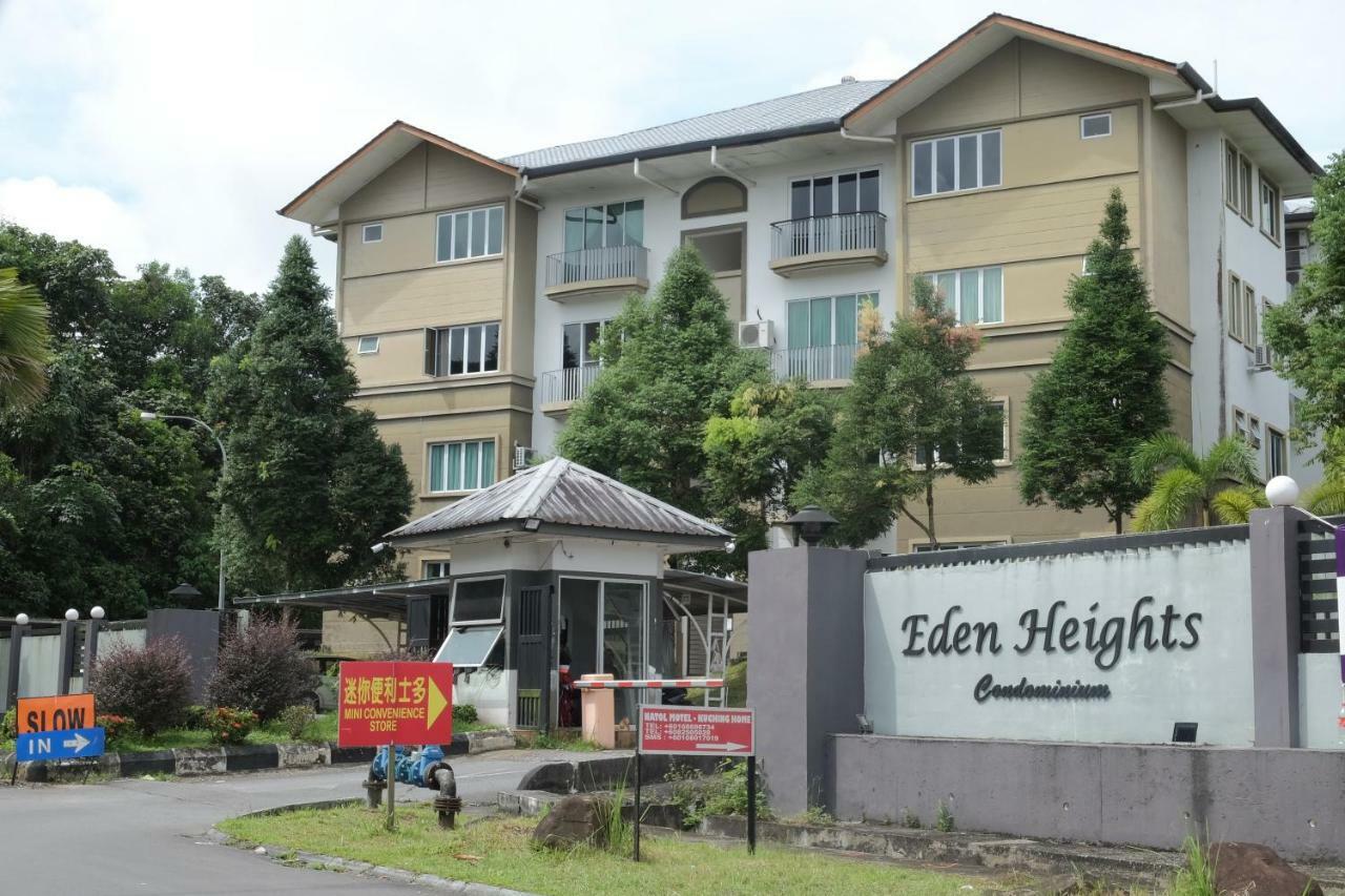 Natol Homestay - Kuching Home Penthouse Airport Road Exterior foto